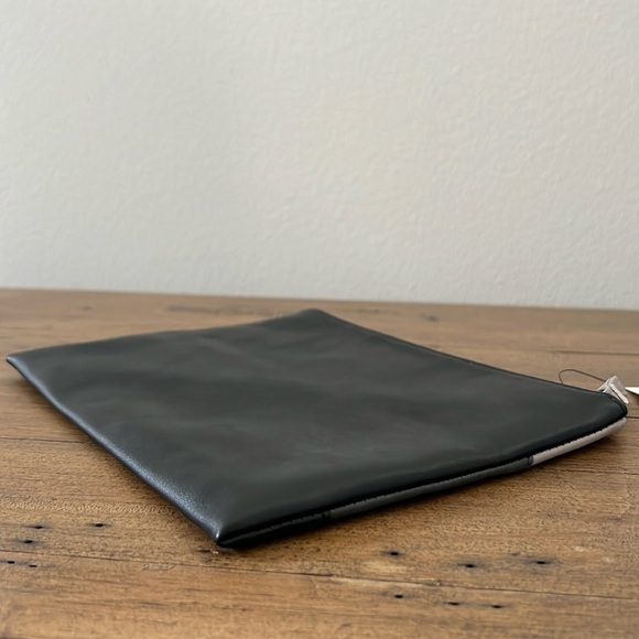 SpaceNK makeup bag - Picture 3 of 7